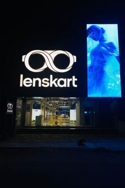 Indoor & Outdoor Commercial Digital Signage